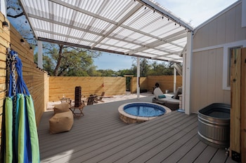 secluded luxury couples cabin sauna pool