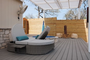 secluded luxury couples cabin sauna pool
