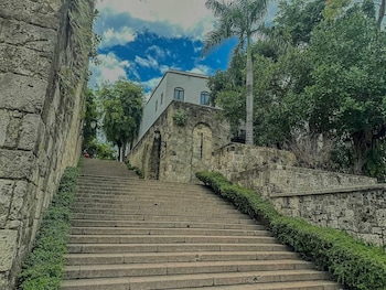 sol colonial