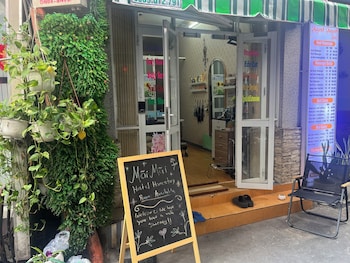 mai mai hostel homestay