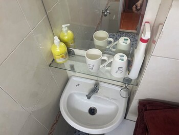 mai mai hostel homestay