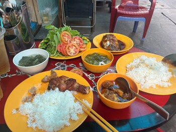 mai mai hostel homestay