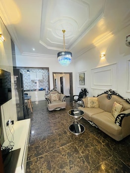 all smiles luxury apartment