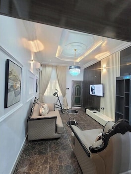all smiles luxury apartment