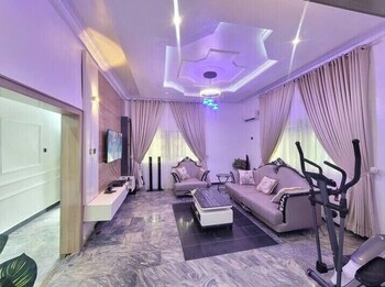 all smiles luxury apartment