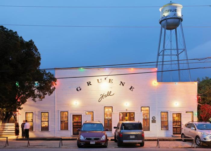 tolle haus w pool and firepit walk to schlitterbahn comal chutes and downtown