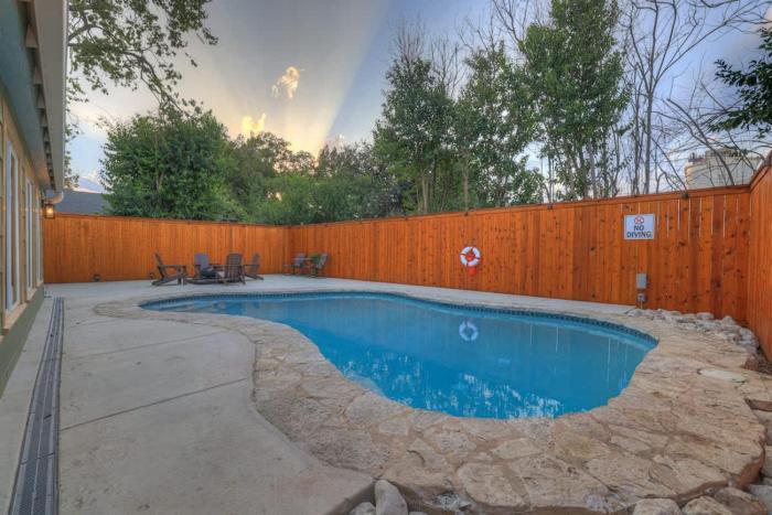 tolle haus w pool and firepit walk to schlitterbahn comal chutes and downtown