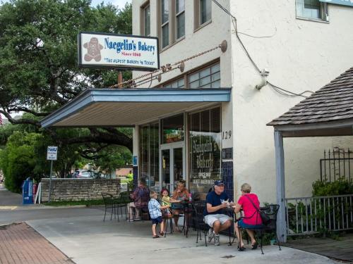 tolle haus w pool and firepit walk to schlitterbahn comal chutes and downtown