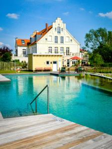 Bio- Und Gesundheitshotel Gutshaus Parin,Dassow>>Damshagen,1 star