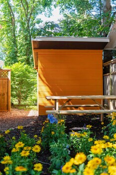 downtown sustainable garden house