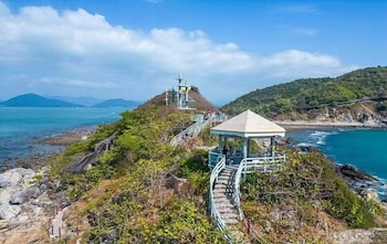 sanya qixili hotel free two wheeled electric bike ride around the island