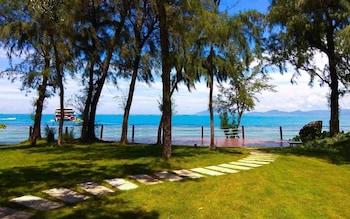 sanya qixili hotel free two wheeled electric bike ride around the island