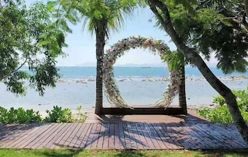 sanya qixili hotel free two wheeled electric bike ride around the island
