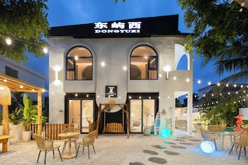 sanya qixili hotel free two wheeled electric bike ride around the island