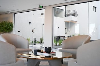 palm gate hotel suites