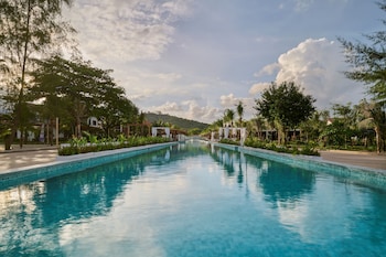 Royal Beach Resort & Residence By Ehm,,5 star