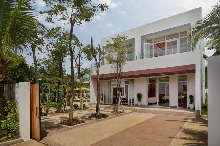 royal beach resort and residence by ehm