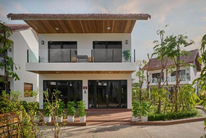 royal beach resort and residence by ehm