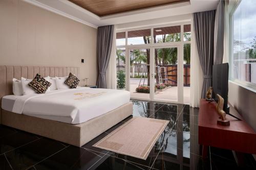 royal beach resort and residence by ehm