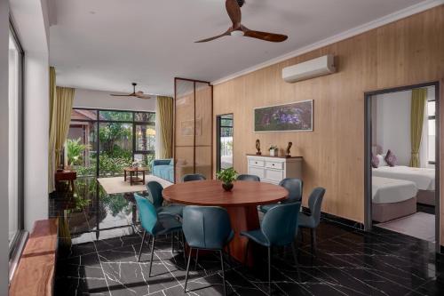 royal beach resort and residence by ehm