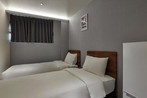 eight rest hostel jong no