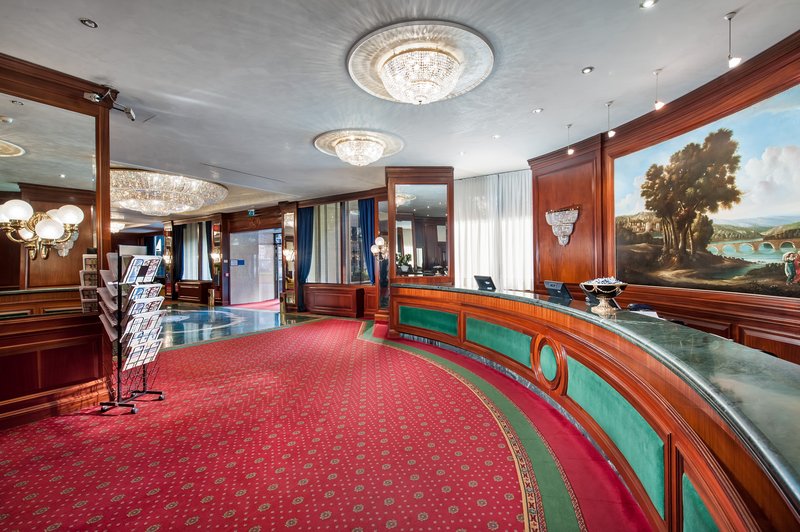 royal hotel carlton