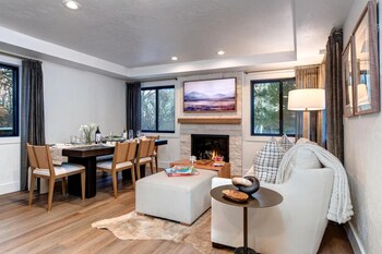kbm resorts hidden creek bright and airy near canyons cabriolet gas fireplace private hot tub comm summer pool hct 26c