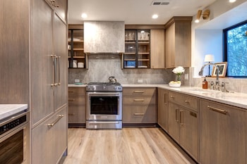 kbm resorts hidden creek bright and airy near canyons cabriolet gas fireplace private hot tub comm summer pool hct 26c