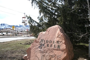 kbm resorts hidden creek bright and airy near canyons cabriolet gas fireplace private hot tub comm summer pool hct 26c