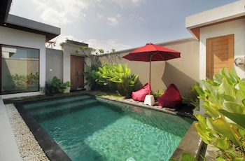 Bougainvillea Villas Cemagi By Parigata,,3 star