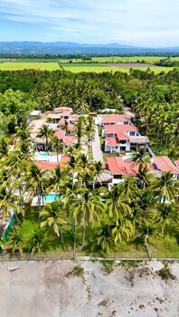 Oceanfront Villa In Amatecampo Beach,,4 star