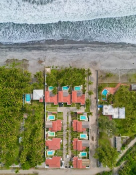 oceanfront villa in amatecampo beach