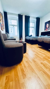 Cozy 3Br Apt 10Min To Wahringer Park,,2 star