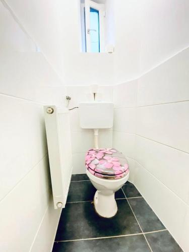 cozy 3br apt 10min to wahringer park