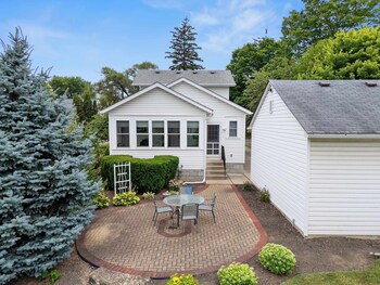 classic charm on ashland for 8