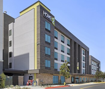 home2 suites by hilton riverside downtown convention center