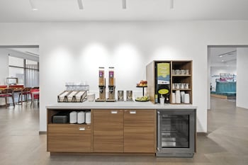 home2 suites by hilton riverside downtown convention center