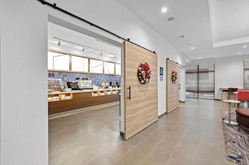 home2 suites by hilton riverside downtown convention center