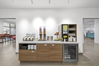 home2 suites by hilton riverside downtown convention center