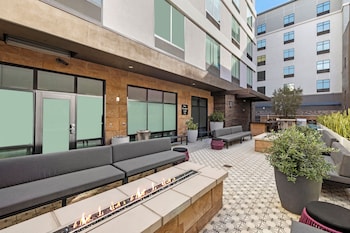 home2 suites by hilton riverside downtown convention center