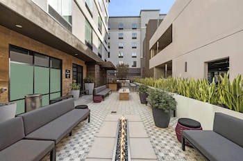 home2 suites by hilton riverside downtown convention center