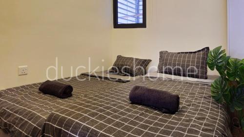 millerz square family rooms by twofive