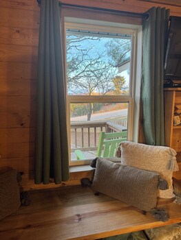 whispering woods cabins and grill