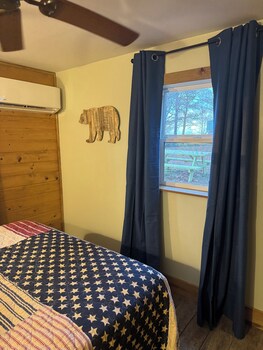 whispering woods cabins and grill