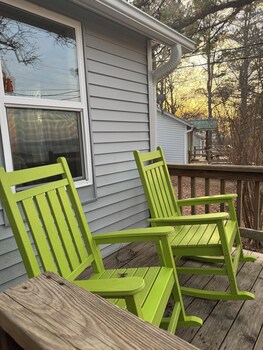 whispering woods cabins and grill