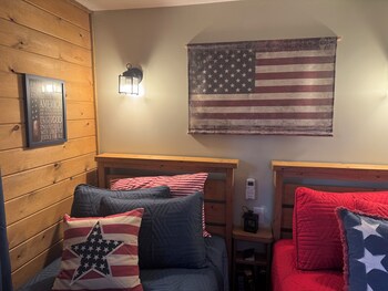 whispering woods cabins and grill
