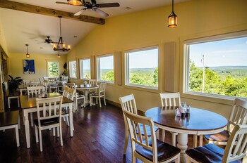 whispering woods cabins and grill