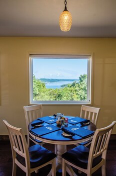 whispering woods cabins and grill