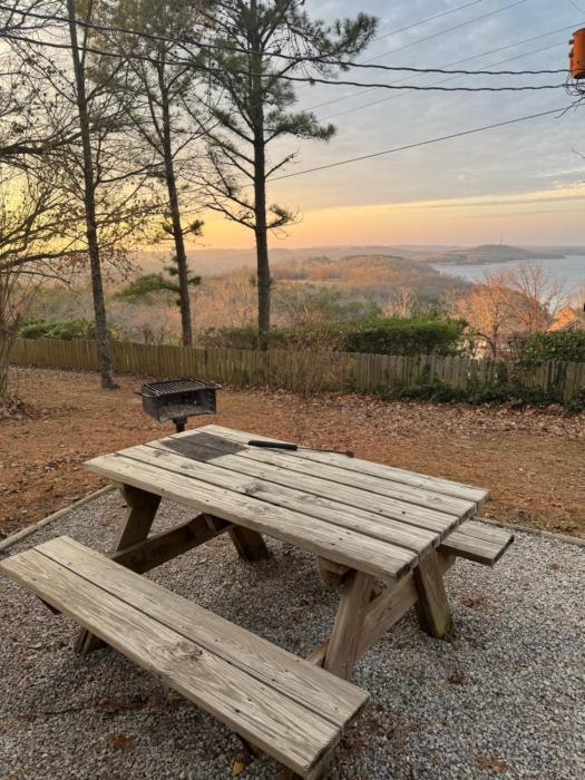 whispering woods cabins and grill
