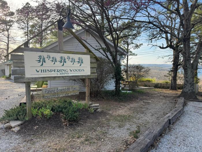whispering woods cabins and grill